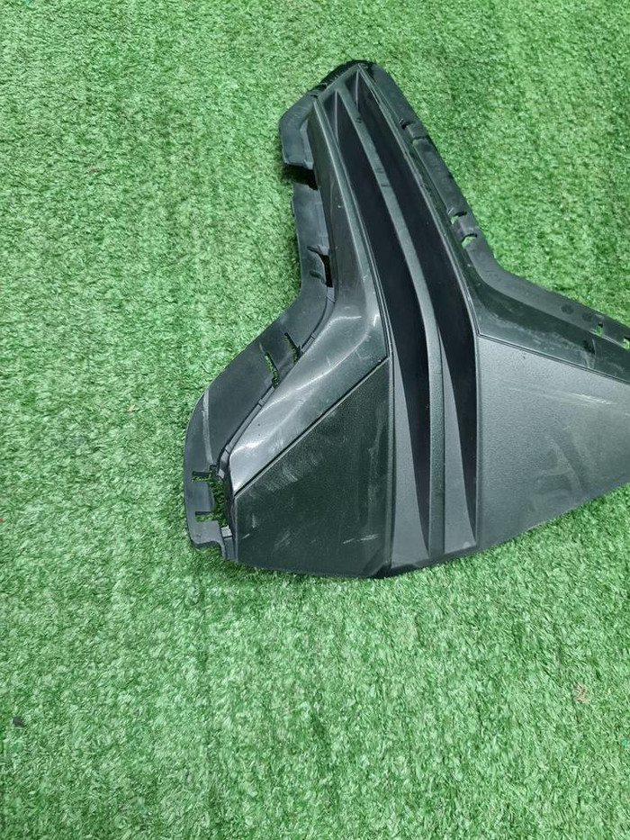 Накладка переднего бампера левая BMW 3er G20 18-22