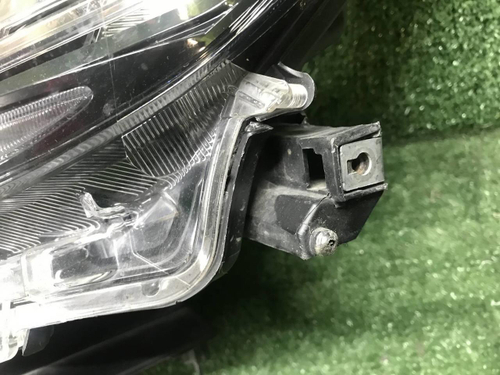 Битая Фара левая Toyota LC Prado 150 (17-нв) LED