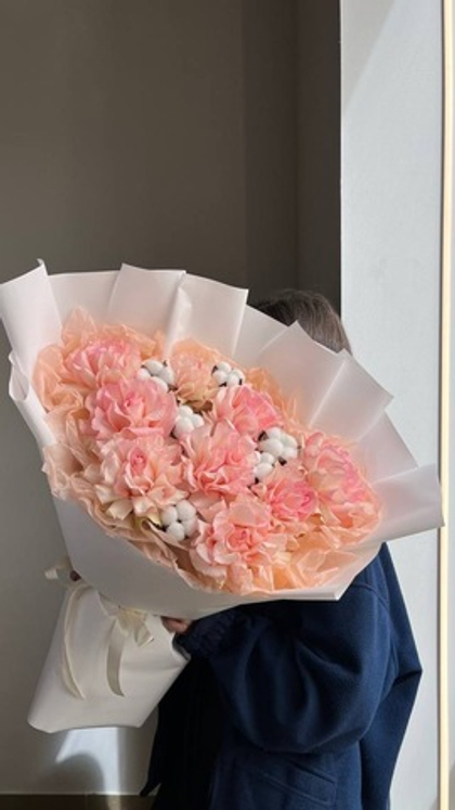 Букет из ажурных розовых роз