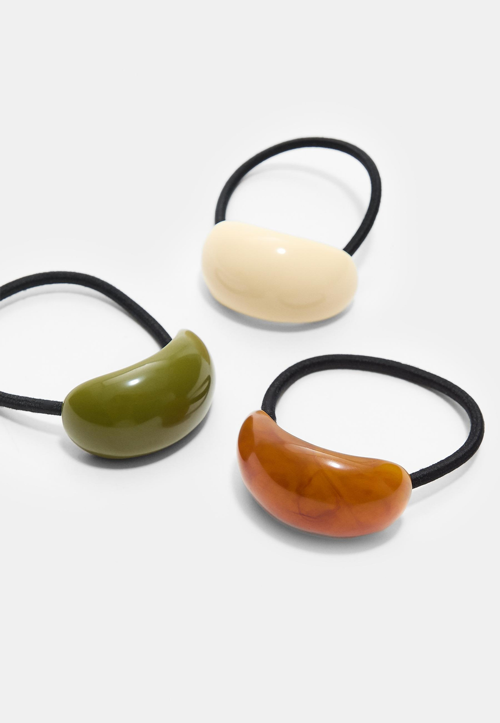 STRADIVARIUS Набор из 3 контрастных объемных резинок для волос, экрю