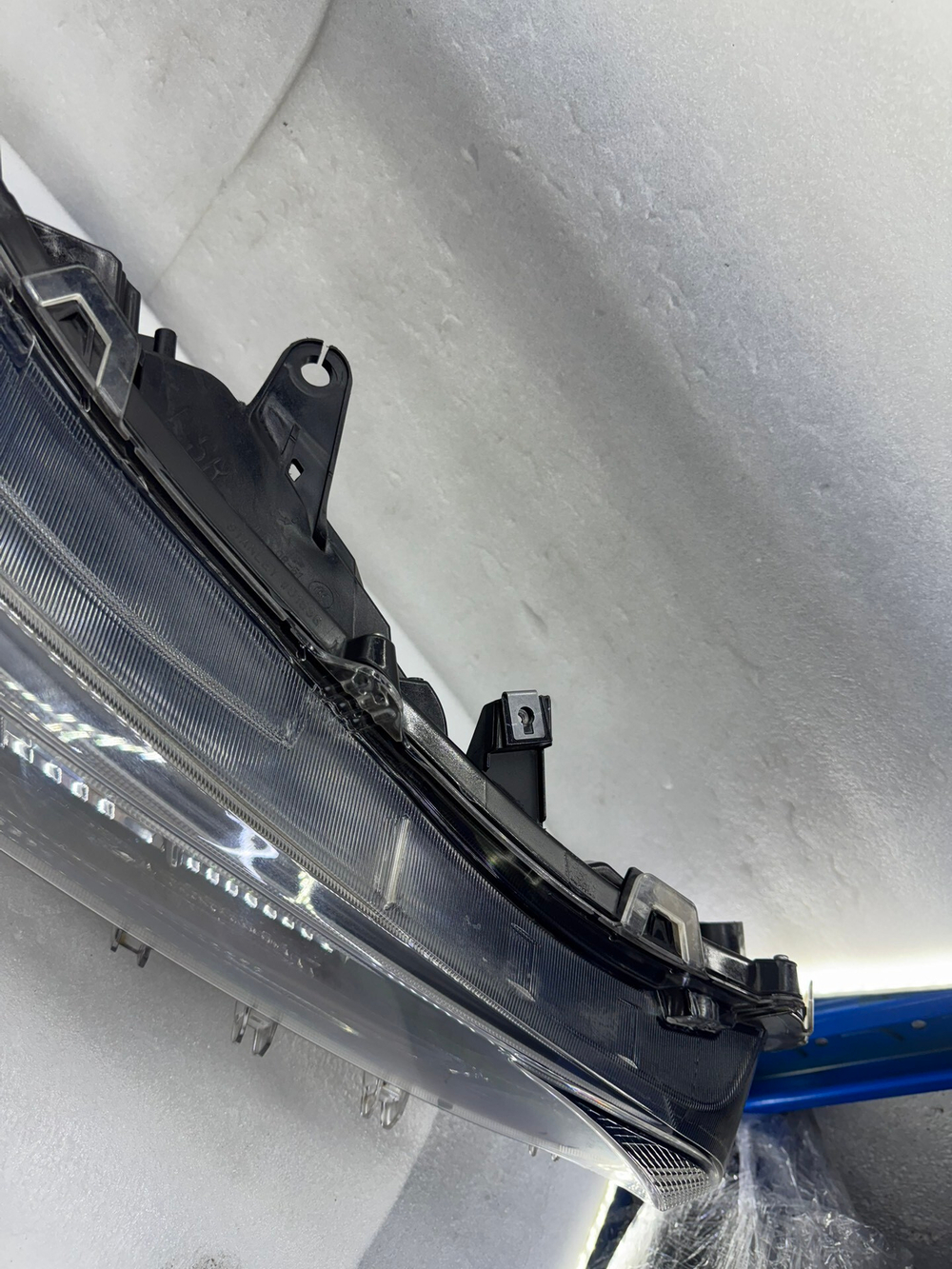 Блок светодиодной (LED) фары Toyota Wildlander (, оригинал)