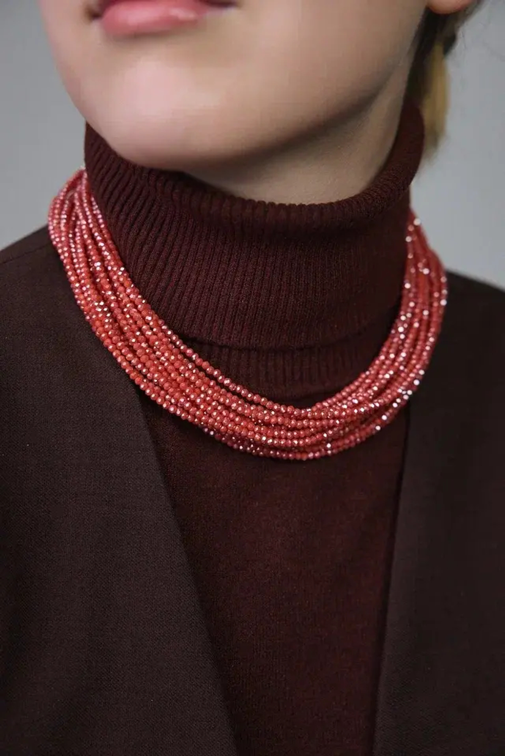 Колье короткое "Венеция, оттенок рябина, венец.стекло, натур.кожа