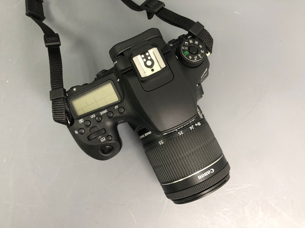 Canon 90D Kit 18-55mm IS STM