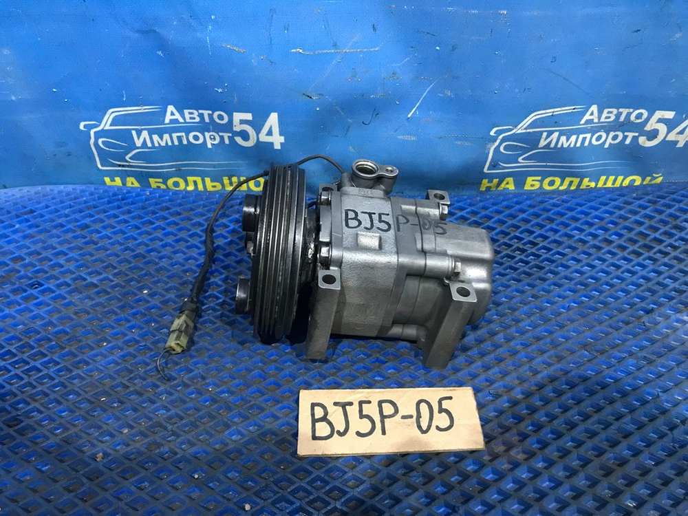 Компрессор кондиционера MAZDA FAMILIA 2000
