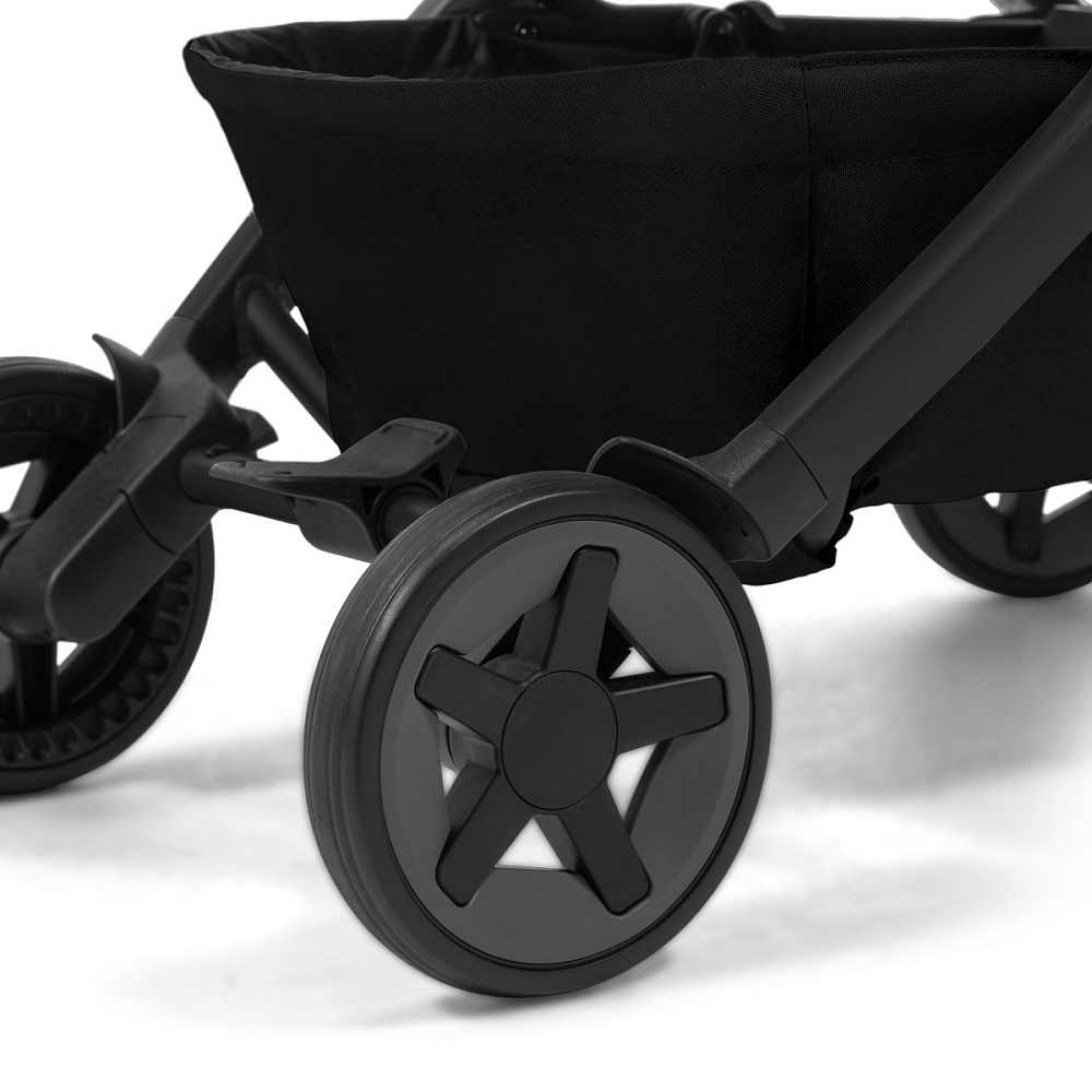 Детская прогулочная коляска Joolz Aer 2 с бампером и реверсивным блоком Space Black