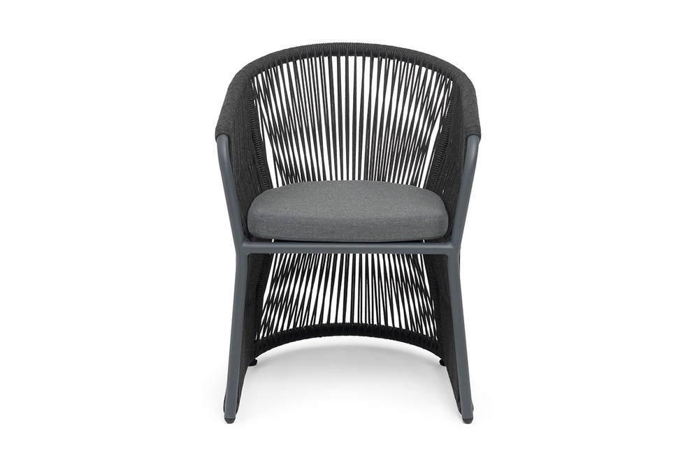 "Романо" стул плетеный из роупа, каркас алюминий темно-серый (RAL7024) муар, роуп темно-серый круглый, ткань темно-серая 027