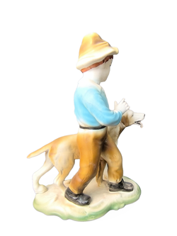 Фарфоровая статуэтка "Мальчик с собакой" Arpo