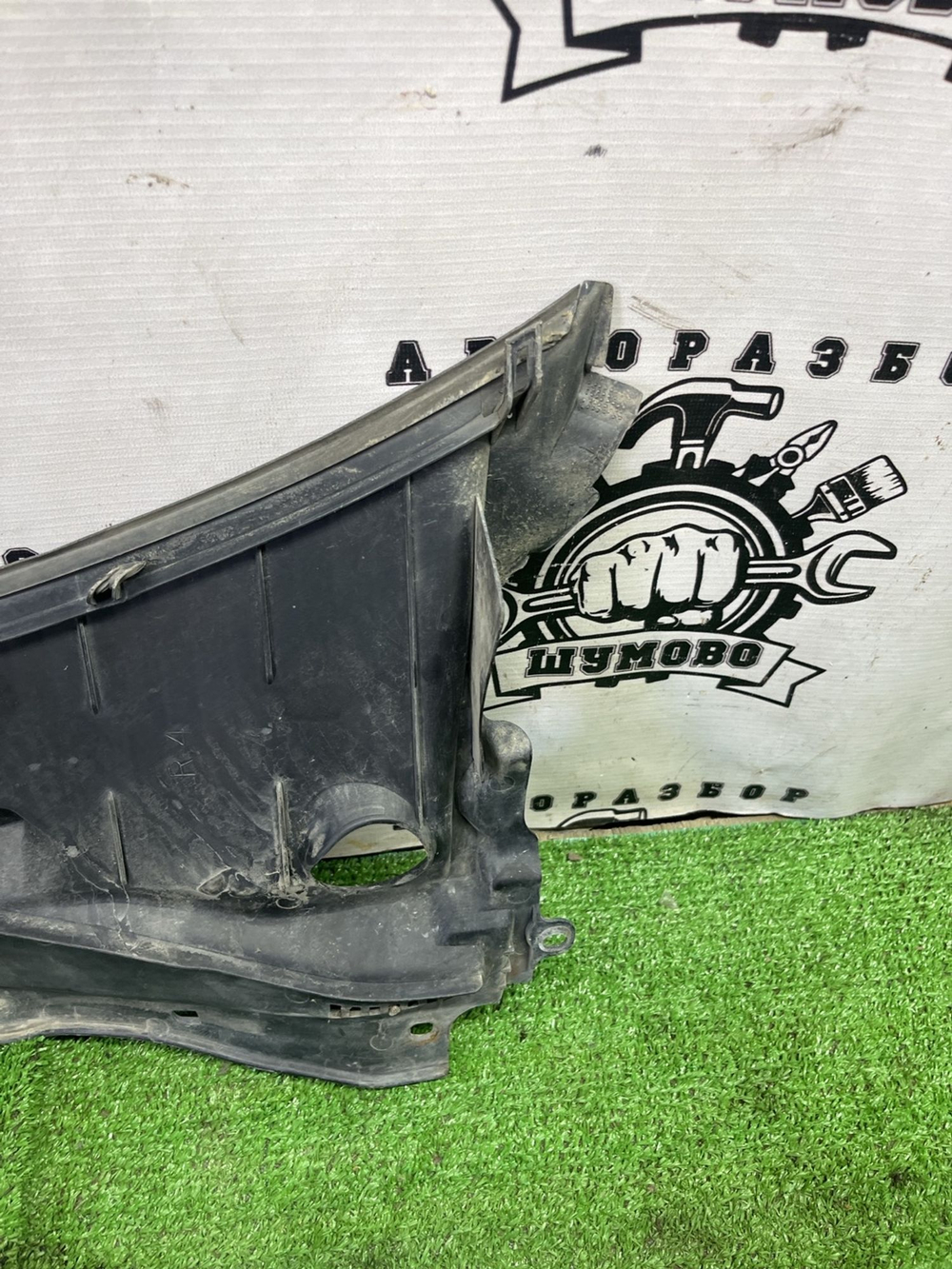 Жабо Toyota Gaia 1998 с пробегом