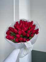 Букет из 51 красного тюльпана