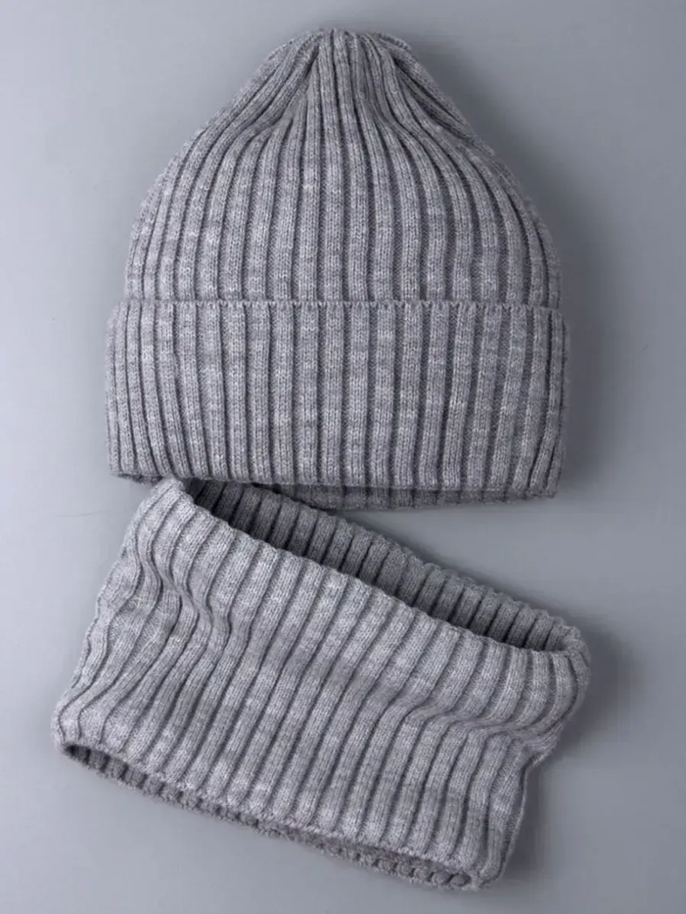 Шапка для мальчика со снудом осенняя