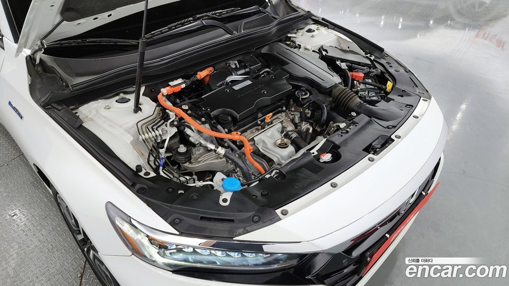 Honda Accord 10 Generation 2.0 Hybrid Touring (10.2020)