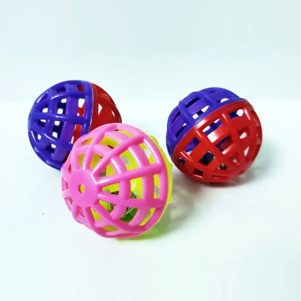 Игрушка для кошек Triol "Мяч-погремушка", d40мм