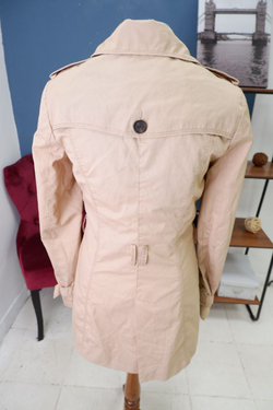 Плащ Lucky Ladies светлый 46 размер