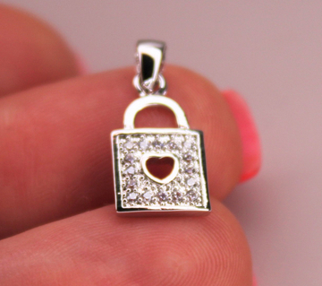 Подвеска замок инкрустированный камнями 13 мм