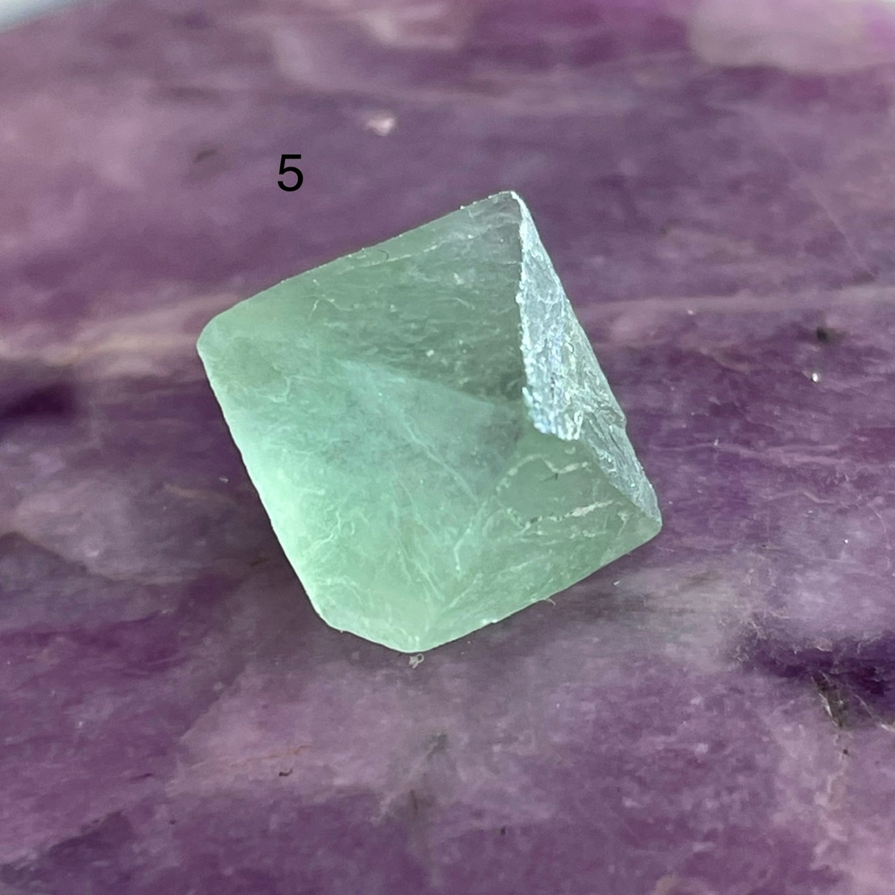 52670  Флюорит Кристалл Октаэдр 16-17мм