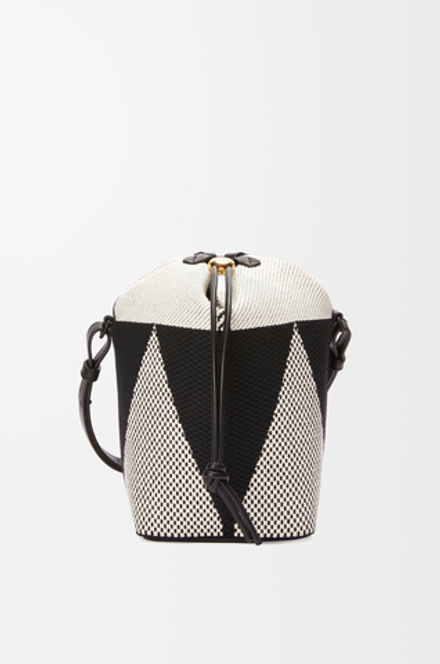 Loewe Маленькая сумка-ведро Treasure Bako из жаккардовой парусины и телячьей кожи, натуральный/черный