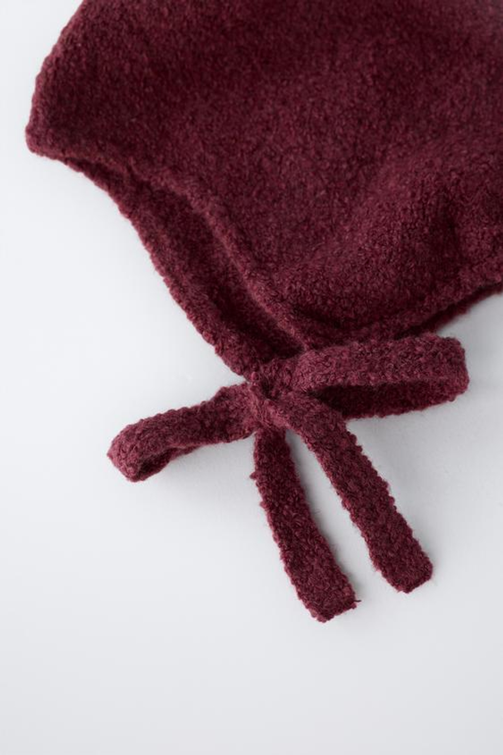 ZARA ТРИКОТАЖНЫЙ ЧЕПЧИК С ПОМПОНОМ, МАЛИНОВЫЙ