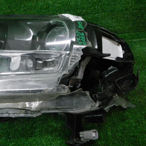 Битая Фара левая Toyota Land Cruiser 200 15-21 LED Black