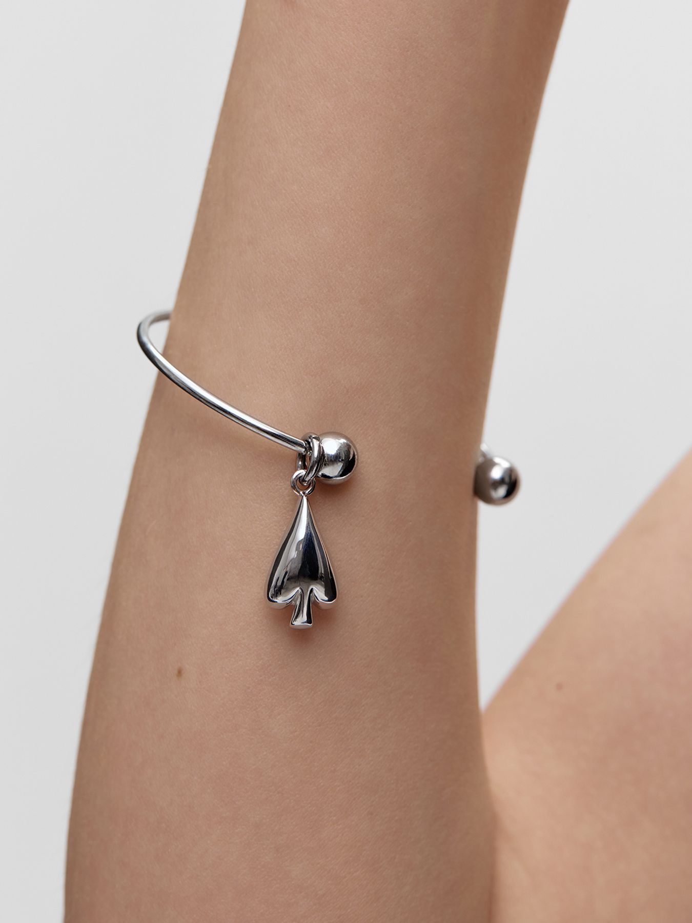 БРАСЛЕТ С ПОДВЕСКОЙ "SPADE"