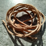 Шнурок кожаный