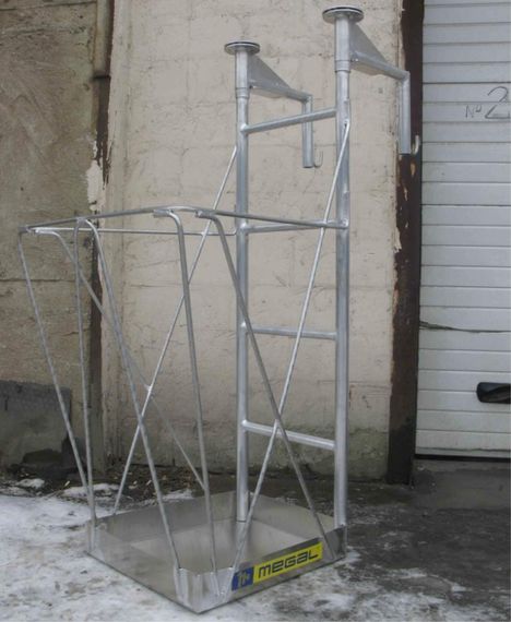 Площадка, навешиваемая на строительные конструкции MEGAL ПКА 1200-0,6*0,55