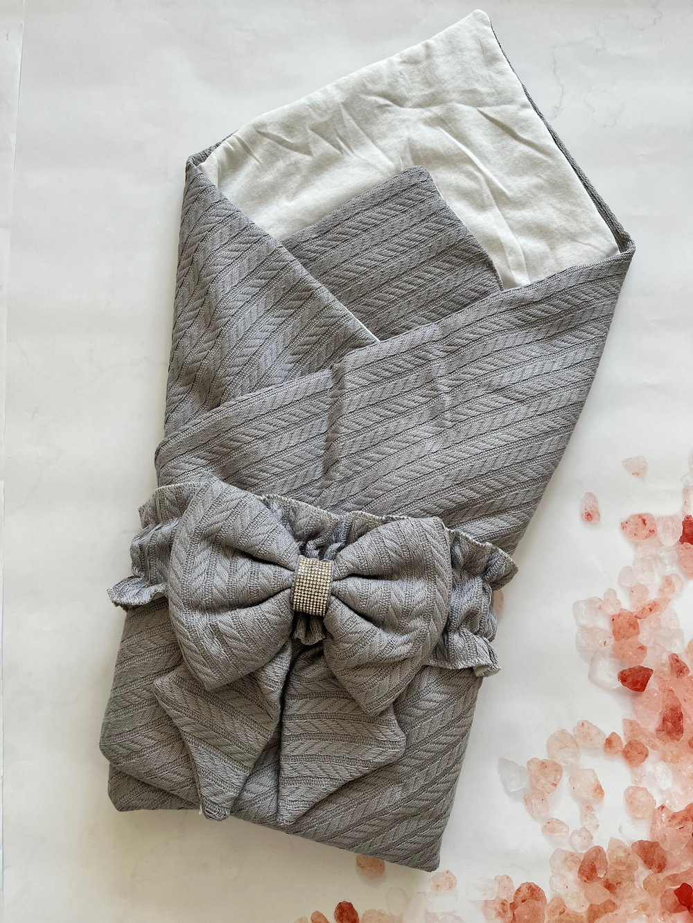 Одеяло-конверт для новорожденного "Бант со стразой" (Одеяло-конверт, поясок) (Цвет: Серый)