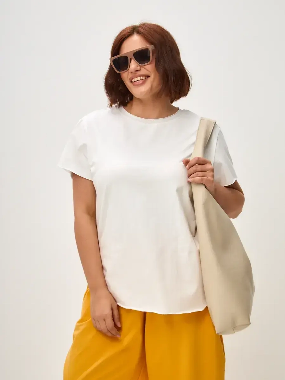 Футболка дизайнерская оверсайз с фигурным низом экрю