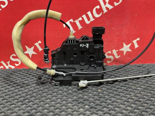 Замок двери левой 2023г.