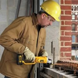 Аккумуляторная угловая шлифмашина DEWALT DCG412M2, 18 В, 125 мм, 7000 об/мин, с 2 АКБ 4 Ач и ЗУ, в кейсе