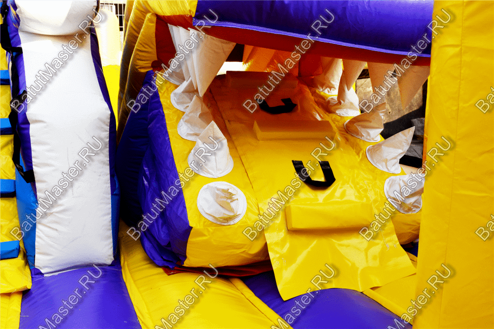 Коммерческий батут "Белый клык" с механизированной головой, размер 6*6*4 м