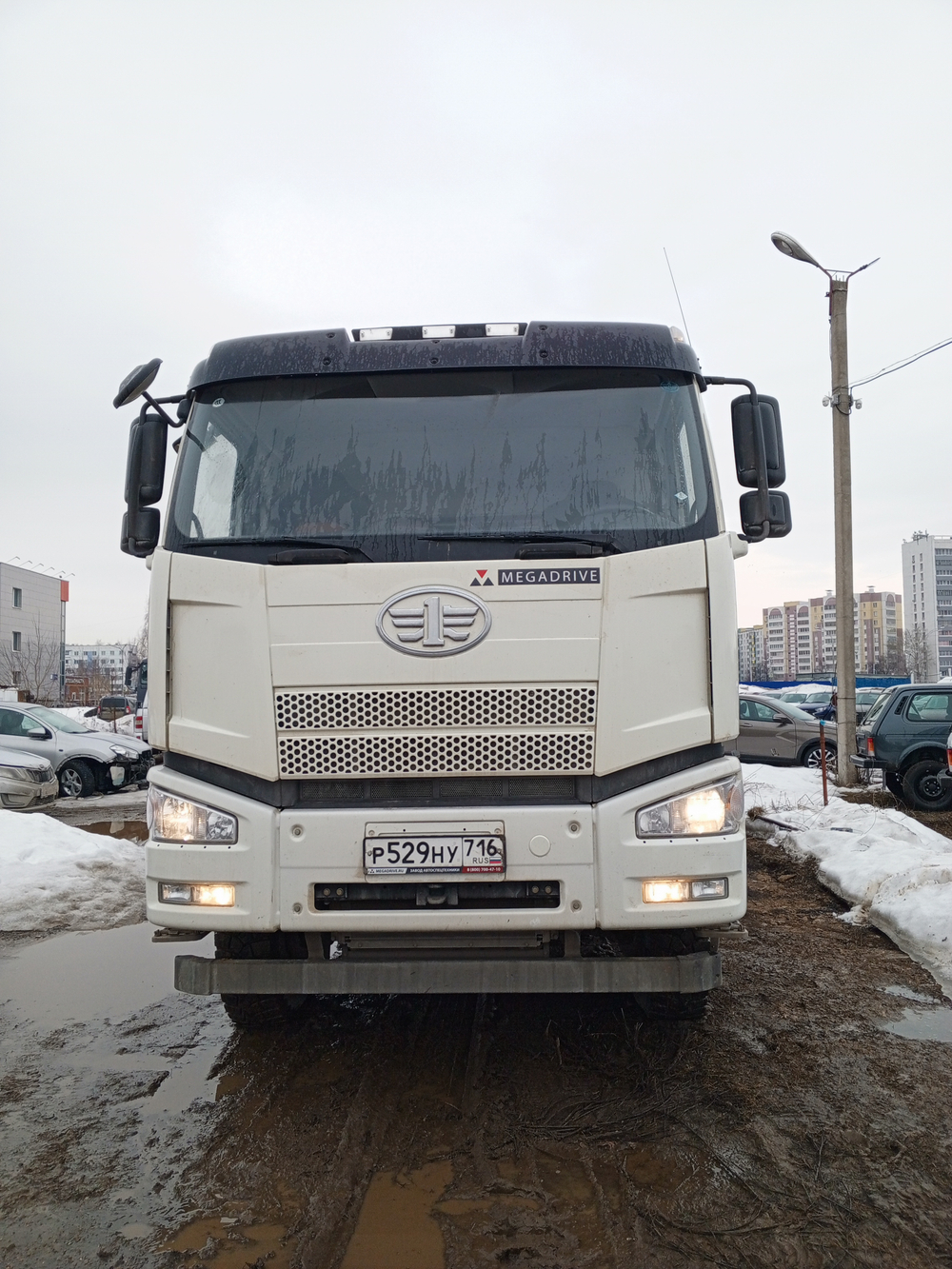 FAW J6 6x6 Бортовой с КМУ W2K00 (Дизельный, 11,1 л, 420 л.с., МТ)