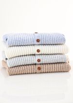 два комбинезона с шапкой