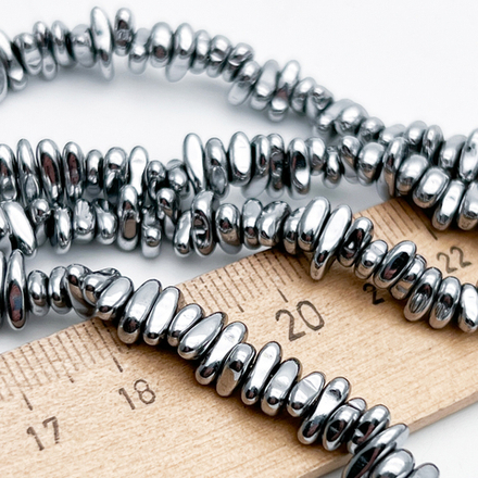 Гематит фриформ бусины (имитация), цвет серебристый, размер около 5-8,3 мм, цена за отрезок 19 см (1/2 нити)