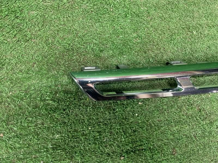 Накладка решетки радиатора правая нижняя Mercedes X166 (15-н.в)