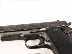 Denix Пистолет автоматический Кольт 45 калибра 1911 года состаренный