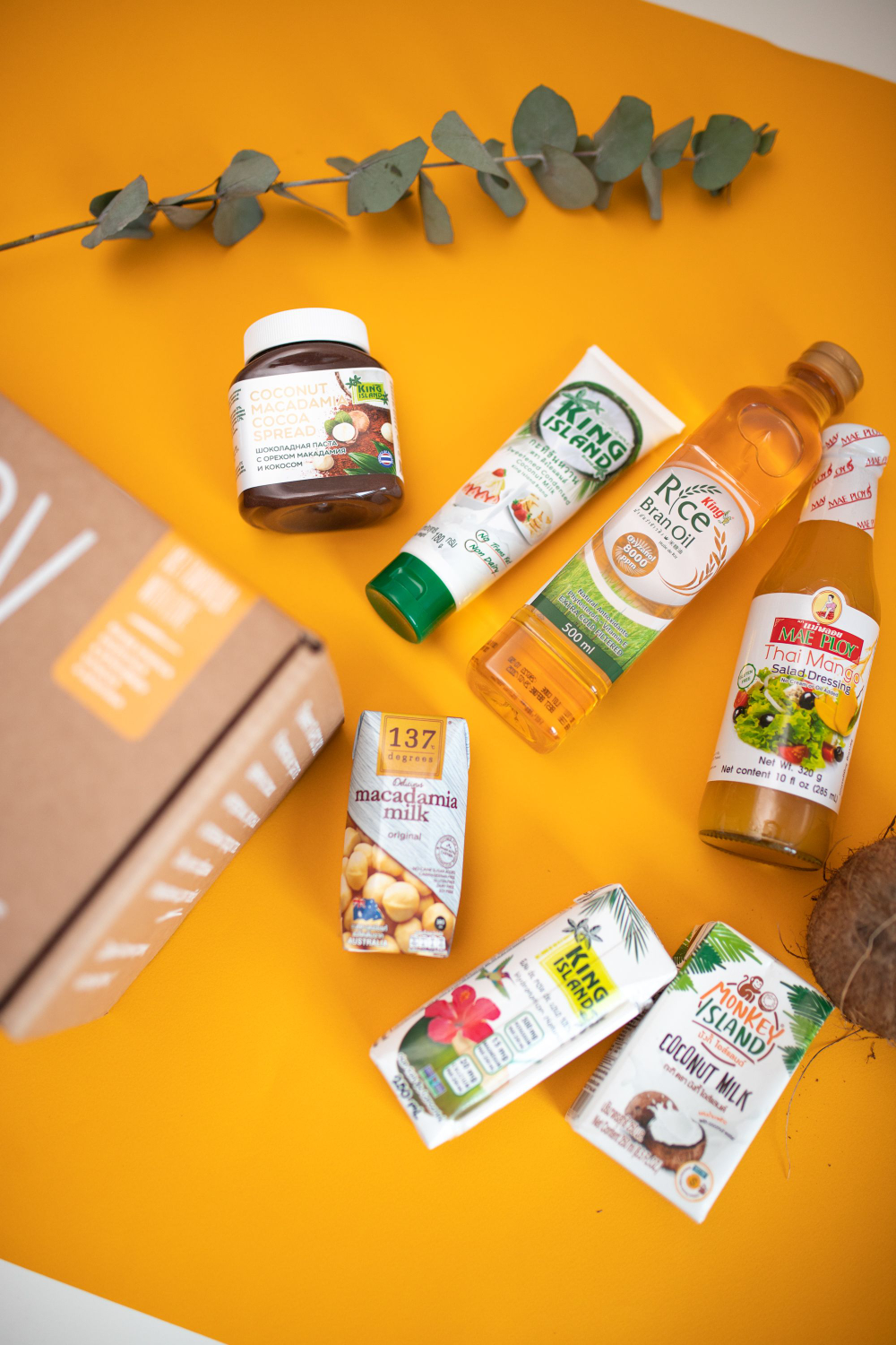 Набор тайские продукты APICO BOX №1 "Из Таиланда with love", подарочный набор из 7-ми тайских продуктов, подарок на Новый год