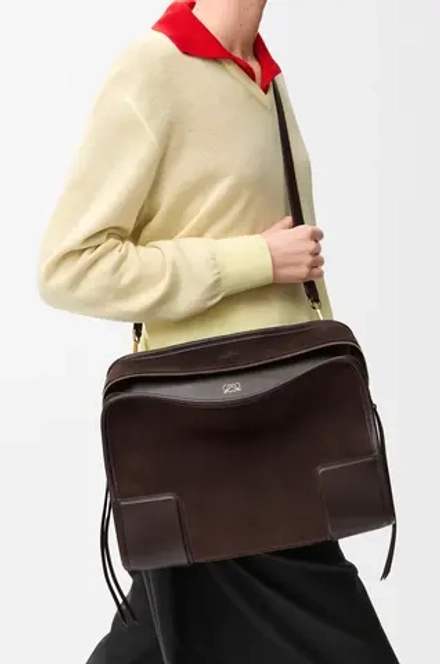 Loewe Большая сумка Amazona 180 из мягкой телячьей кожи, темно-каштановый