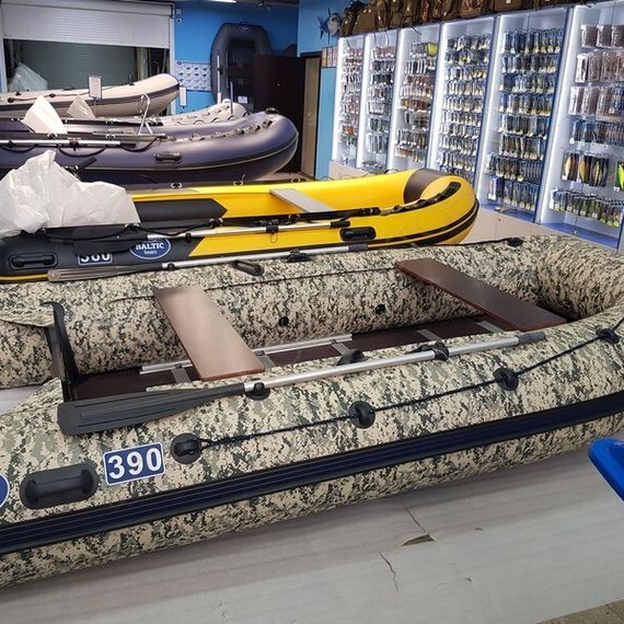 Гребная лодка Baltic Boats Атлант-390 (КМФ, пиксель)