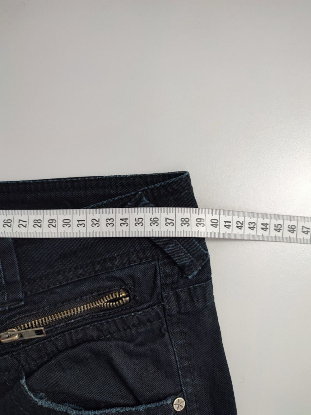 Джинсы Bershka темные 40 размер