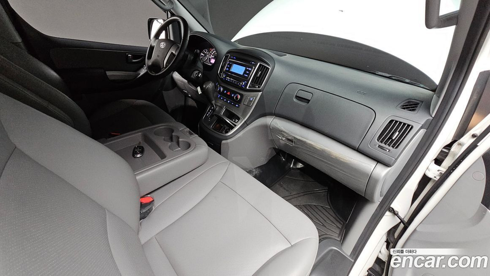 Hyundai The New Grand Starex Van 3-х местный (06.2020)