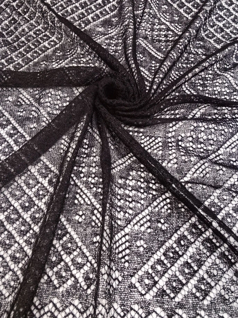 Оренбургский пуховый платок-паутинка А140-07 черный