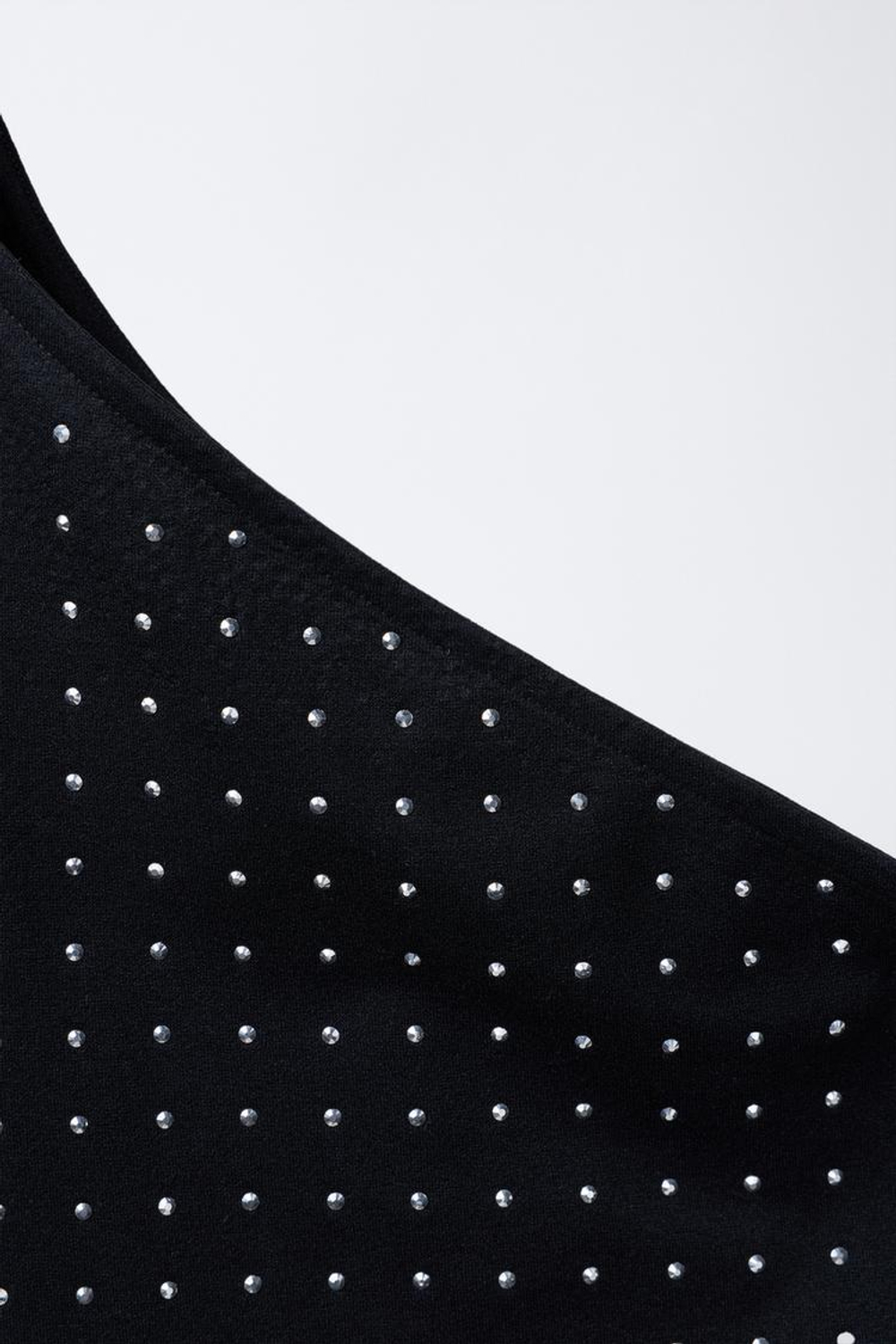 ZARA ФУТБОЛКА АСИММЕТРИЧНОГО КРОЯ БЕСШОВНАЯ СО СТРАЗАМИ, ЧЕРНЫЙ