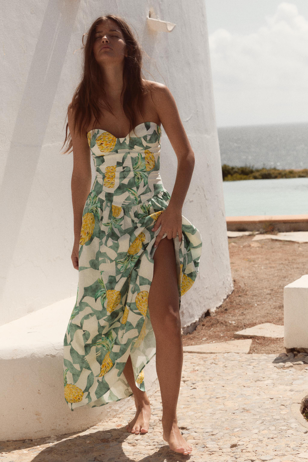 ZARA ПЛАТЬЕ ИЗ ПОПЛИНА В БЕЛЬЕВОМ СТИЛЕ С ФРУКТОВЫМ ПРИНТОМ, ЭКРЮ/ЗЕЛЕНЫЙ
