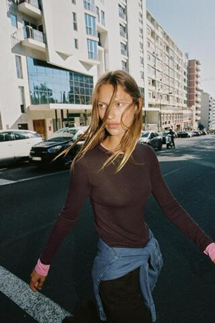 ZARA ФУТБОЛКА С ДВОЙНЫМ КОНТРАСТОМ, КОРИЧНЕВЫЙ