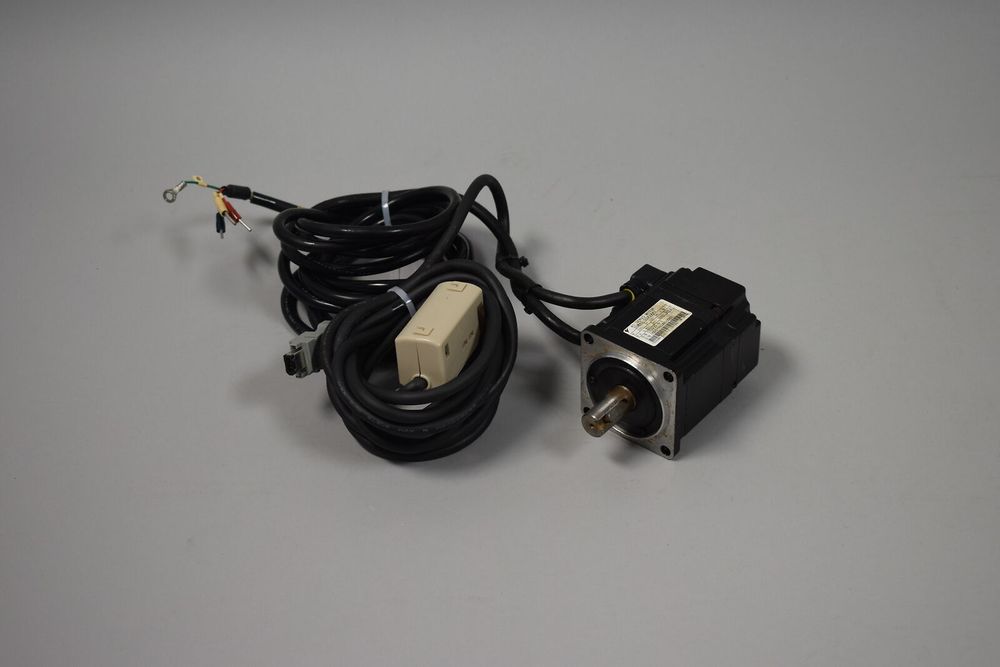 Серводвигатель YASKAWA SGMAS-02A2A41