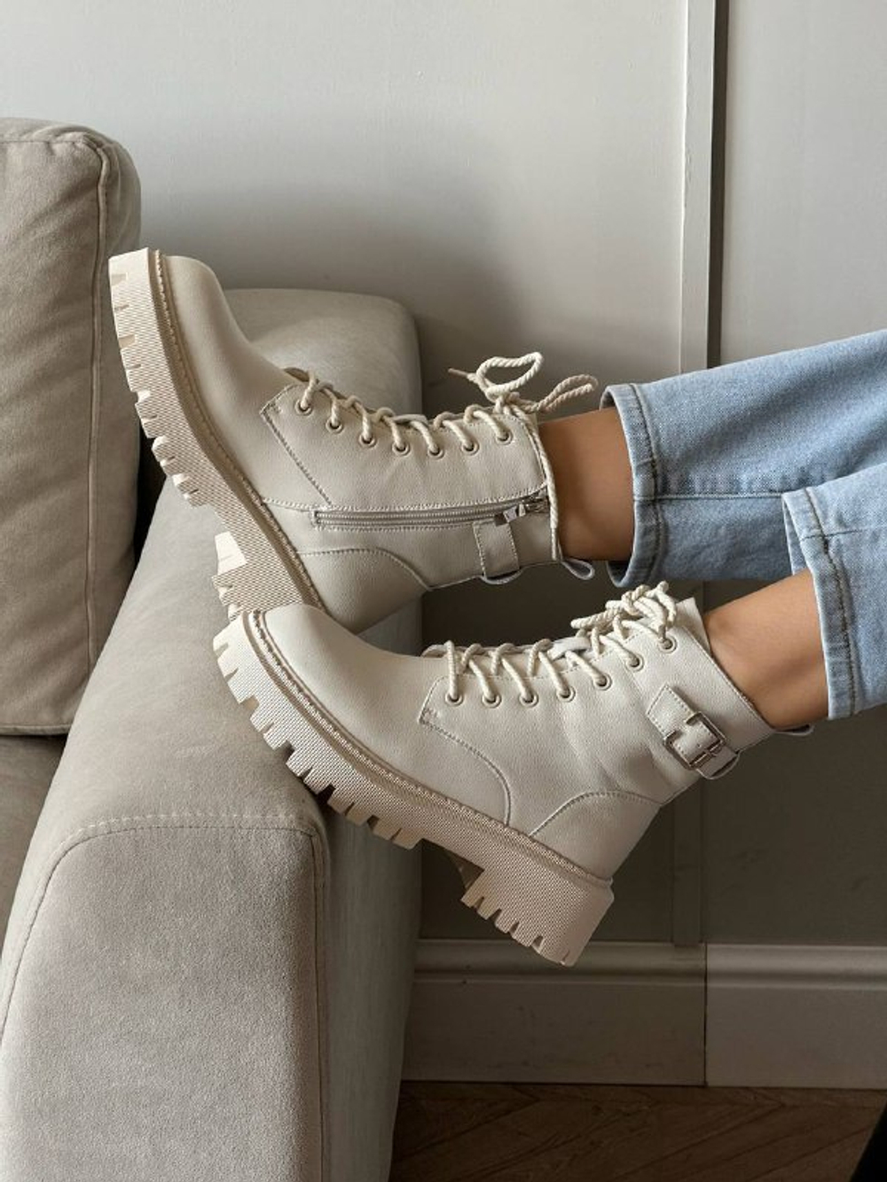 Ботинки из натуральной кожи