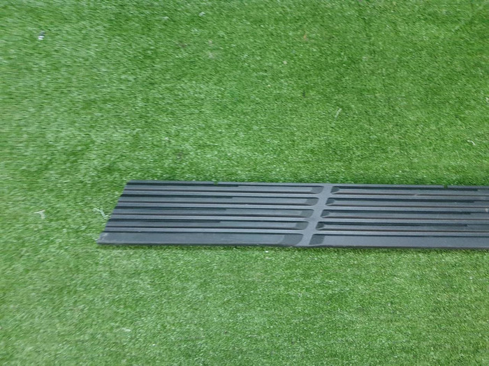 Накладка порога правая Lexus LX 3 (2007-2023)