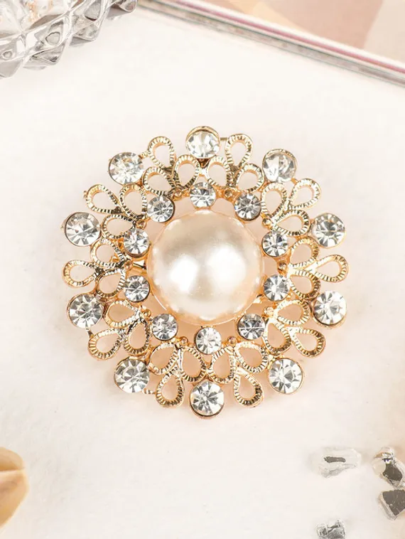 Брошь "Жемчужный цветок" плюмерия, цвет белый в золоте