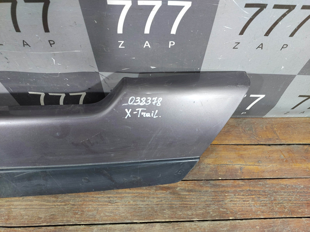 Накладка крышки багажника Nissan X-Trail 2 (T31) 07-15 Б/У Оригинал 909011DJ0A