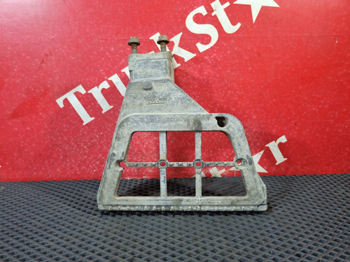 Кронштейн подножки левый